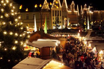 Christmas shopping at its most traditional; copyright: Tourist-Info Schwbisch Gmnd 