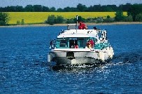 Houseboat on Mecklenburg Lakes, Germany, copyright by Kuhnle-Tours GmbH